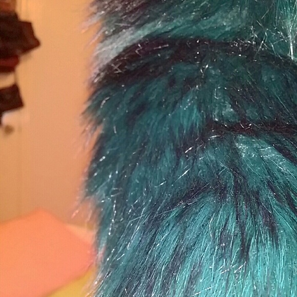 Guess Faux Fur Jacket in Teal and Brown - Picture 4 of 4